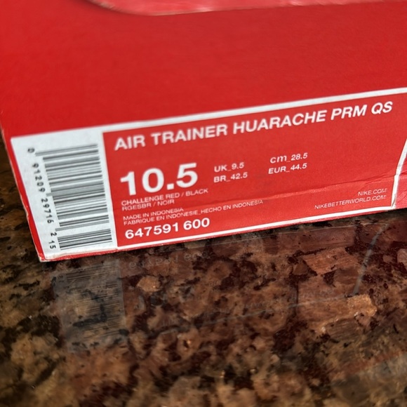 Nike air trainer huarache premium 647591 Shoes - Black and Yellow EUC 10.5 - Picture 12 of 16